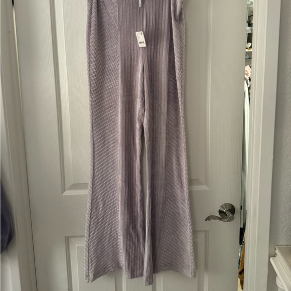 Free People NWT Star Sign Velvet Wide Leg Pull On Pants Lavender L - Picture 4 of 6
